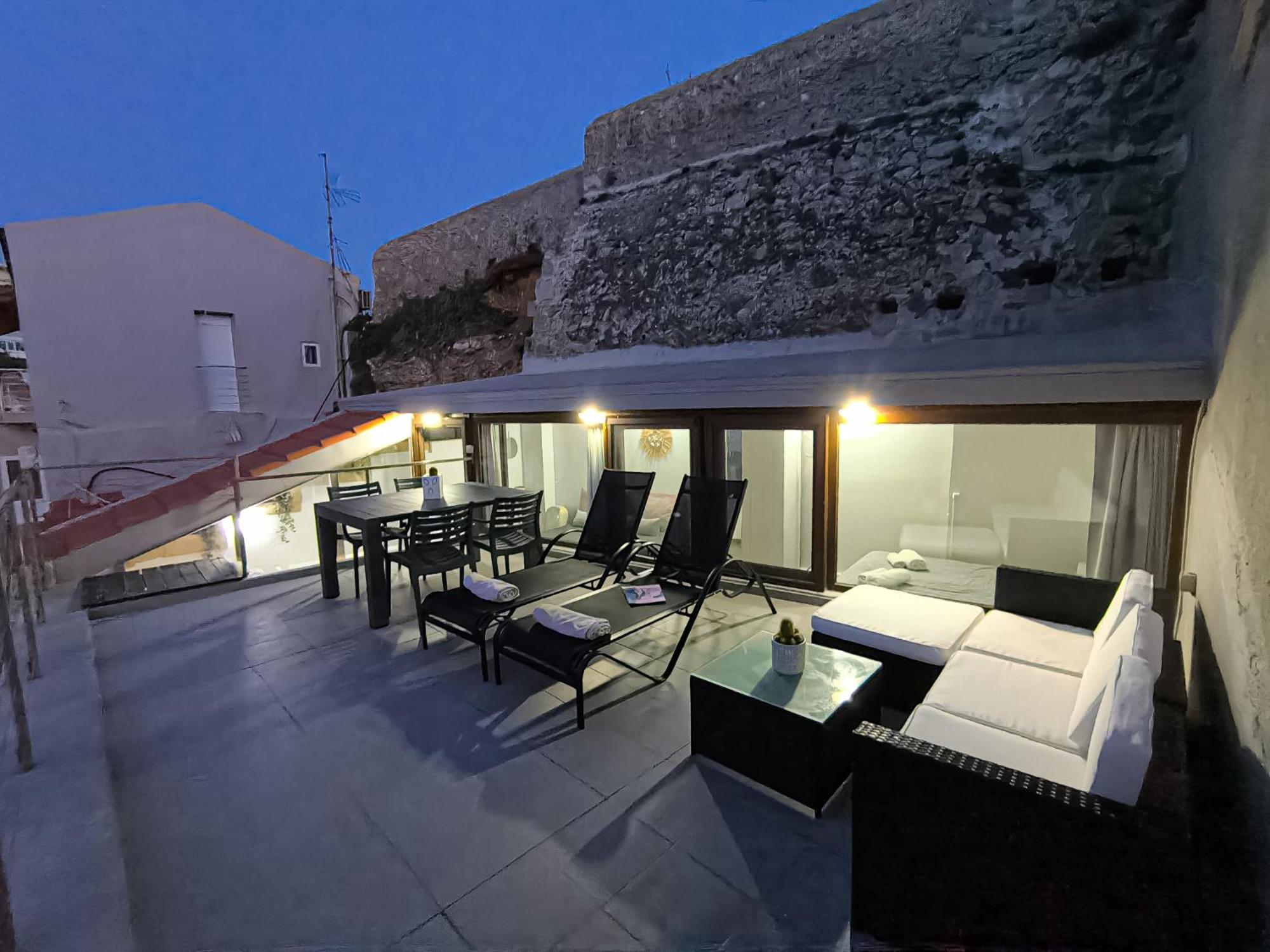 Charming Old Tannery House With Spacious Veranda And Stunning Sea View! Ханя Екстериор снимка