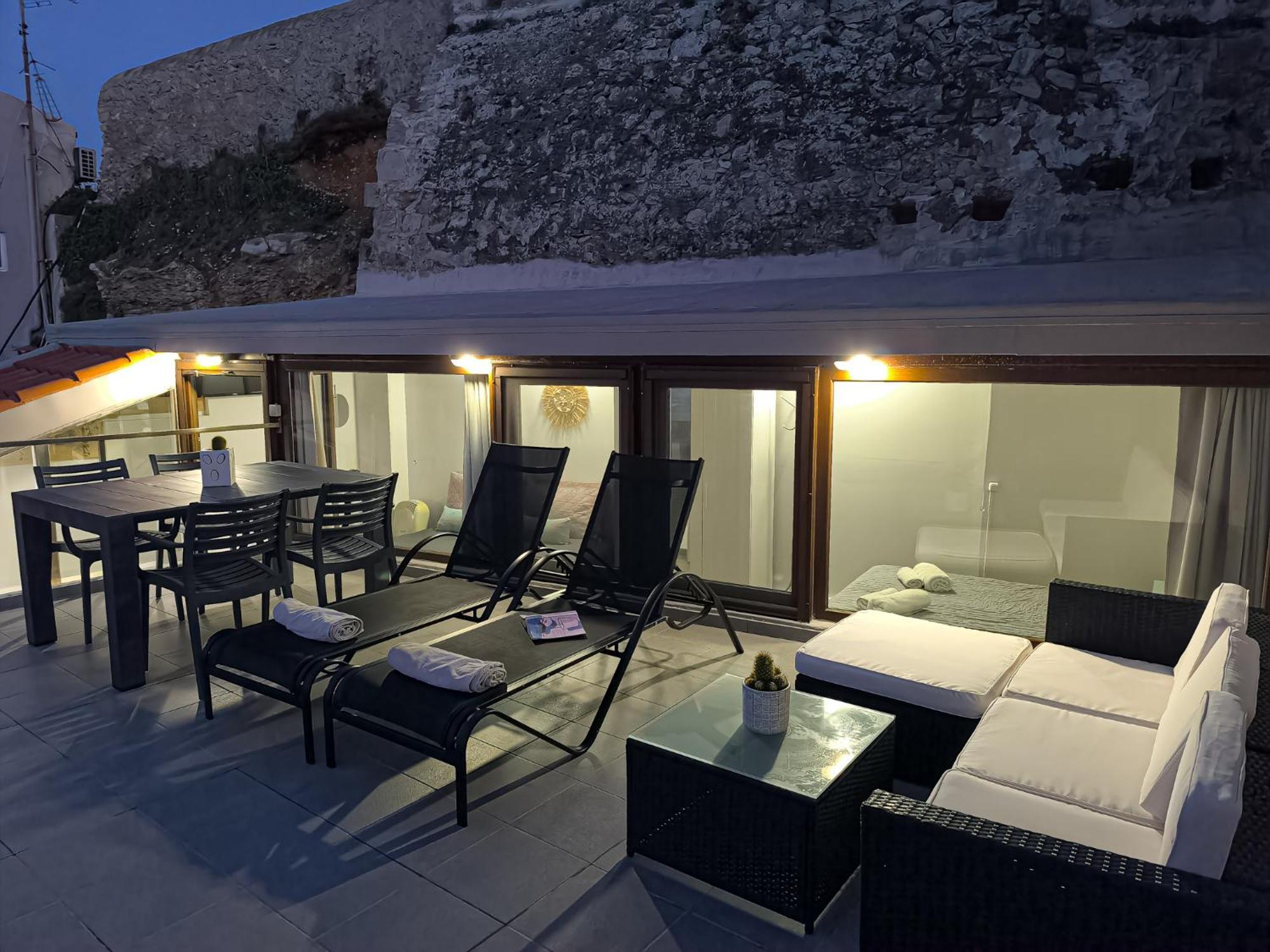 Charming Old Tannery House With Spacious Veranda And Stunning Sea View! Ханя Екстериор снимка