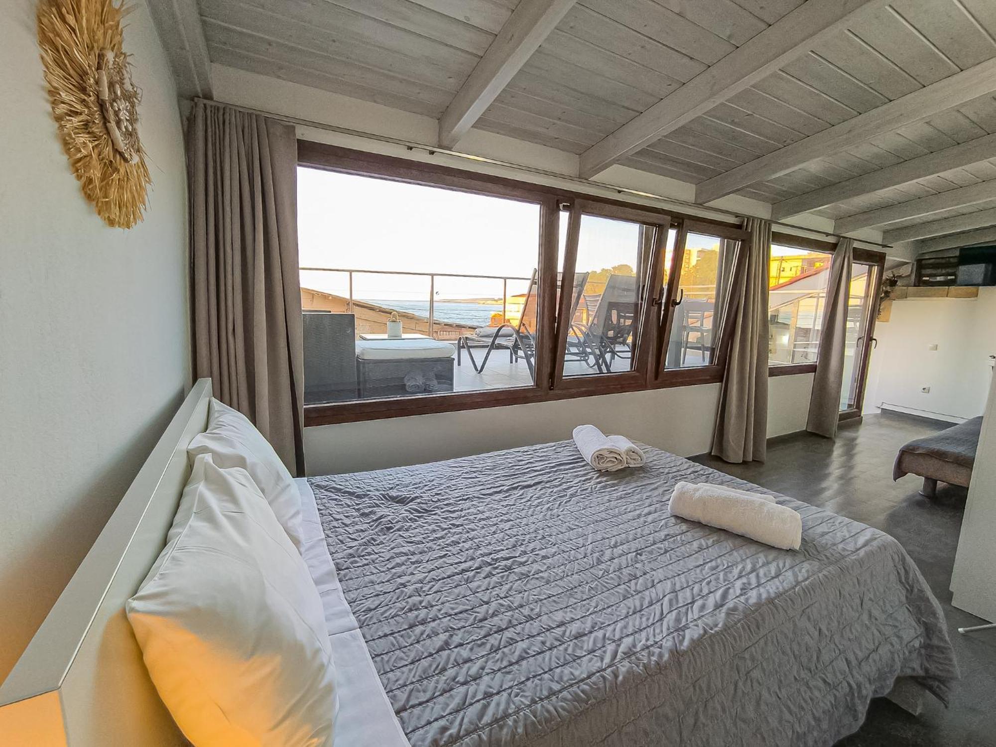 Charming Old Tannery House With Spacious Veranda And Stunning Sea View! Ханя Екстериор снимка
